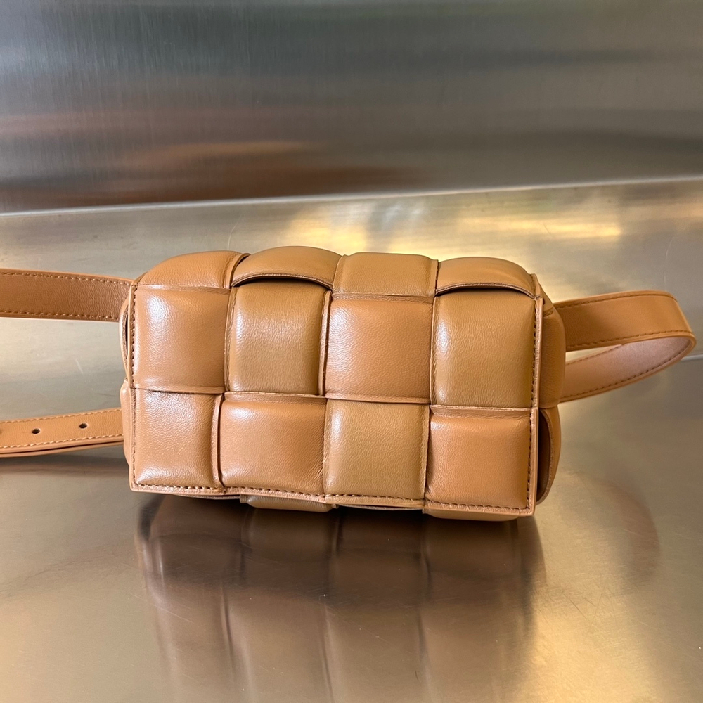 Bottega Veneta Mini Cassette 18 cm