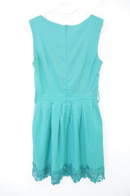 Платье зеленое с кружевом 40 размер