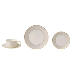 Wedgwood - Чашка и блюдце + тарелка для завтрака + тарелка для десерта. / артикул   EAN 00738712  / GTIN 00738712