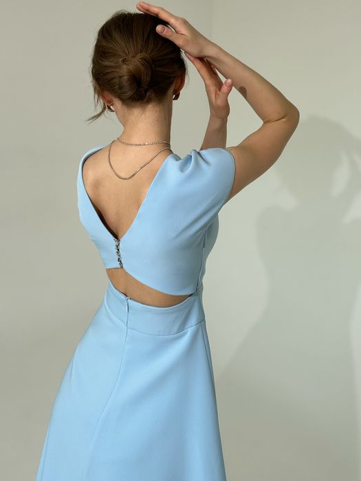 Нарядное платье с открытой спиной (голубой)