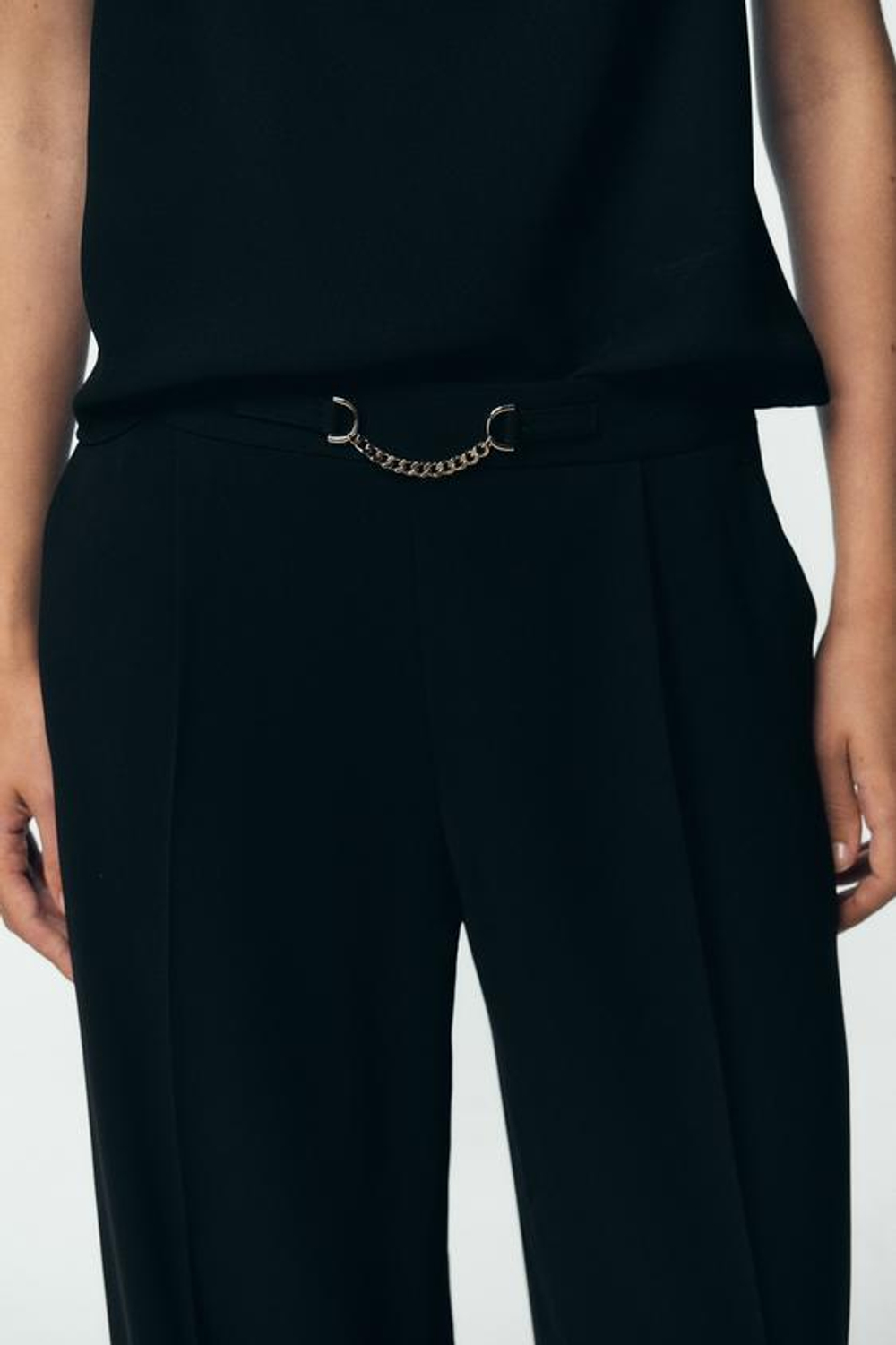 ZARA БРЮКИ С ШИРОКИМИ ШТАНИНАМИ И ЦЕПЬЮ, ЧЕРНЫЙ