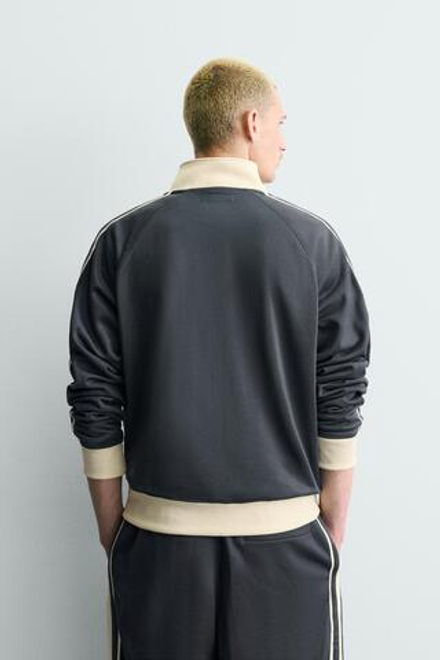 ZARA ТОЛСТОВКА НА МОЛНИИ С КОНТРАСТНЫМИ ПОЛОСАМИ, СИНИЙ