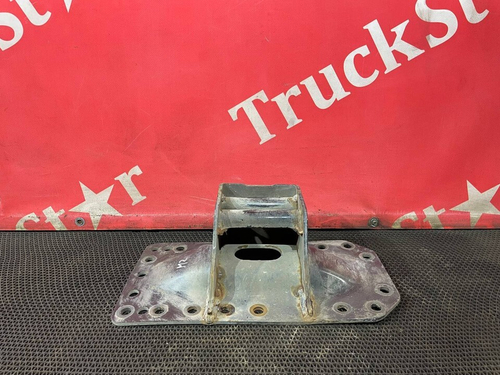 Кронштейн траверсы рамы правый