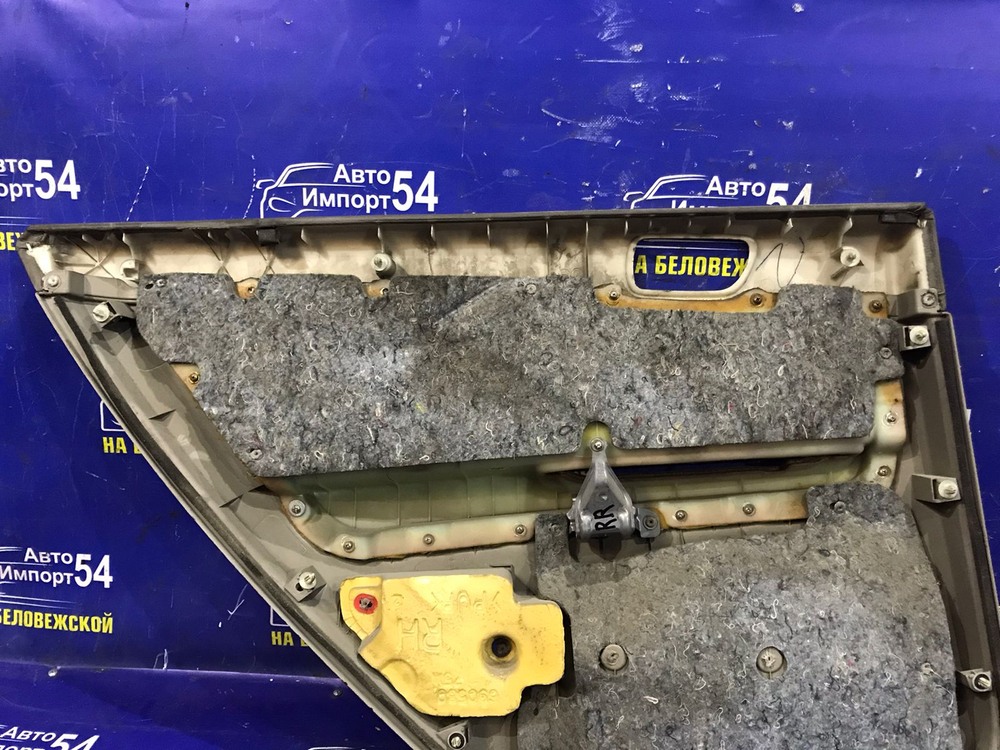 Обшивка двери TOYOTA CAMRY 2002