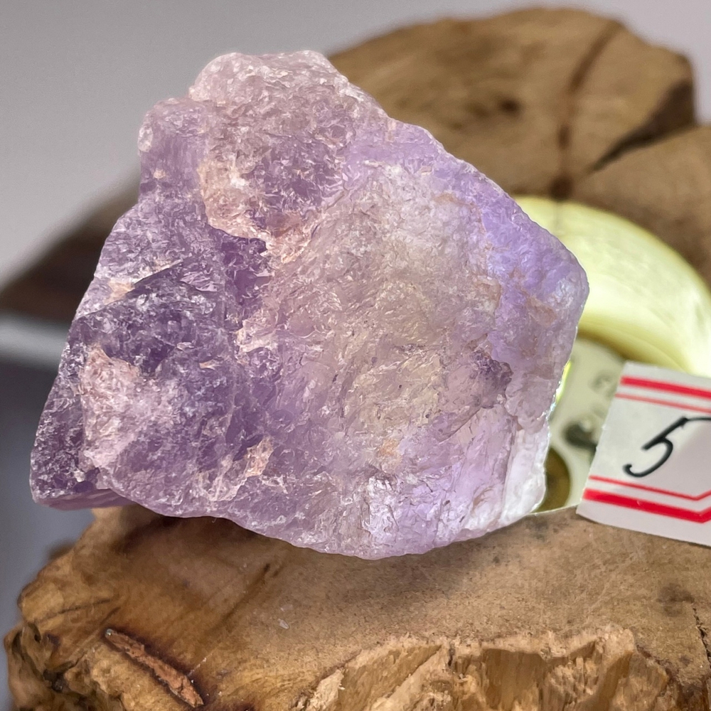 29511 Аметист лаванда необработанный 34-42мм