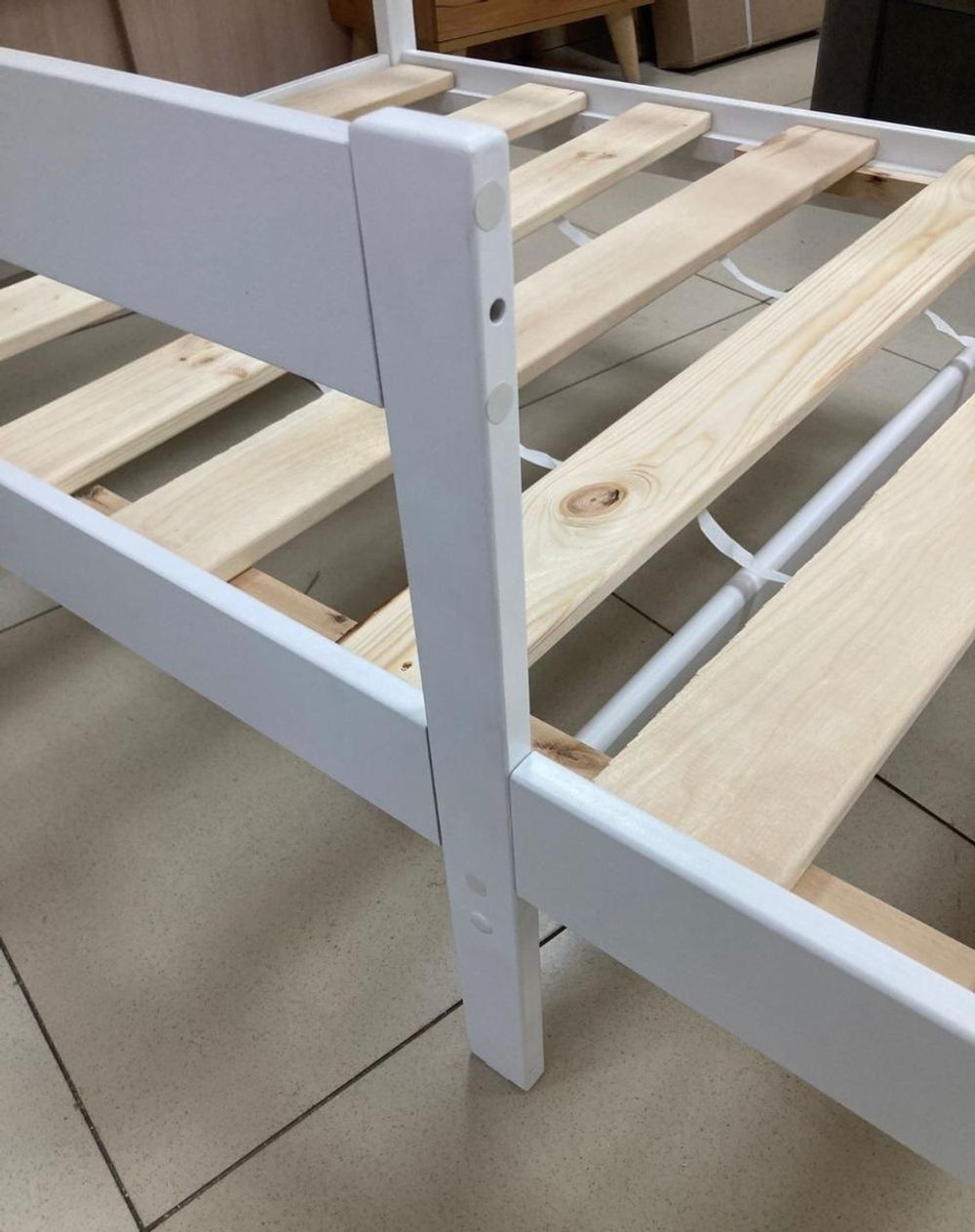 Кровать Умка-2 массив белый 900*1800