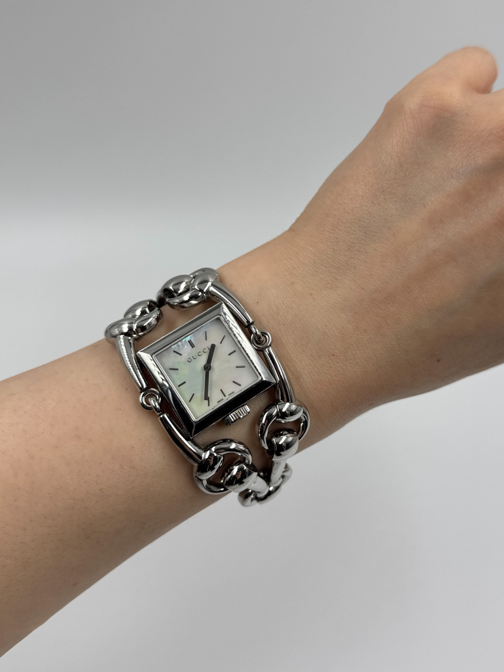 Часы Gucci Signoria