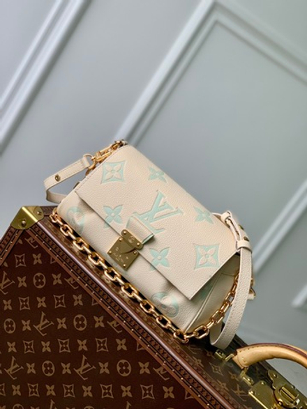 Louis Vuitton Favorite