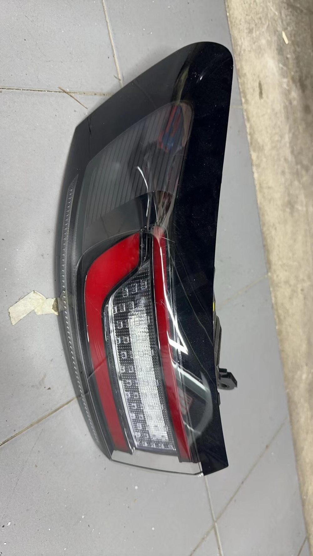 Задние фонари наружные оригинальные Volkswagen ID.4 X