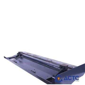 Передняя защита питателя правая VOGELE