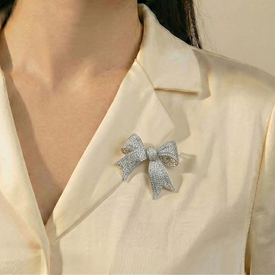 Брошь Fiore Luna Бантик Zircon XR00397B1 BW/S