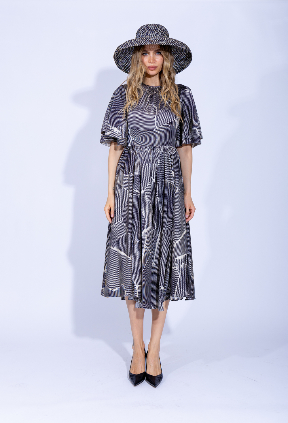 Женское дизайнерское черное платье с поясом