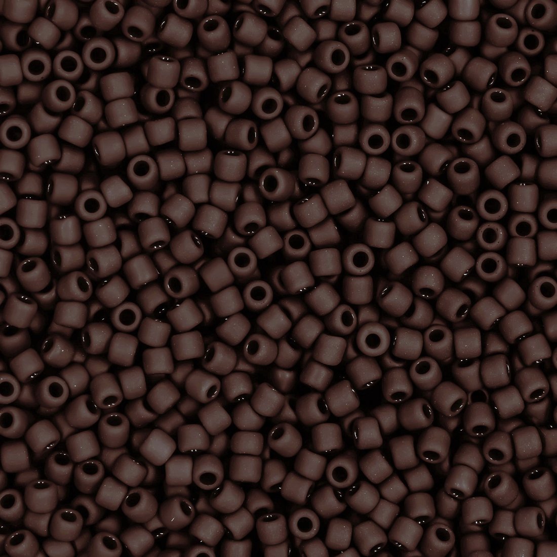 Японский бисер TOHO Round 11/0 (№46F), непрозрачный матовый