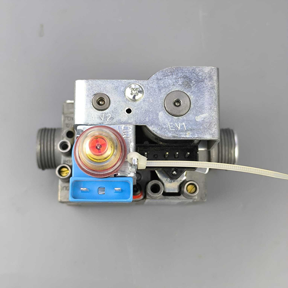 Б/У Газовый клапан для котлов BUDERUS U042 / U044-24K, BOSCH Gaz 4000W / ZSA-24 / ZWA-24 арт. 87160108990