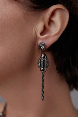 Серьги бочонки с кистями из графитовых кристаллов