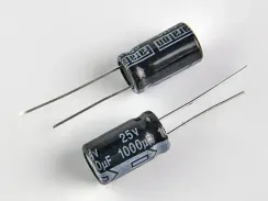 Конденсатор электролитический 1000мкФ 25в 105°С CD110 / 10х16 / FARATON