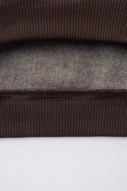 ZARA КОМПЛЕКТ ИЗ ТОЛСТОВКИ И БРЮК-ДЖОГГЕРОВ С ПРИНТОМ, КОРИЧНЕВЫЙ