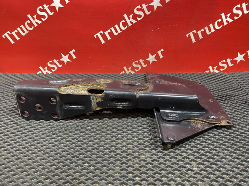 Кронштейн насоса Adblue