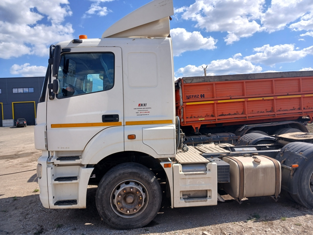 КамАЗ 65206 6x4 Седельный тягач 65206-T5 (Дизельный, 12,0 л, 428 л.с., МТ)