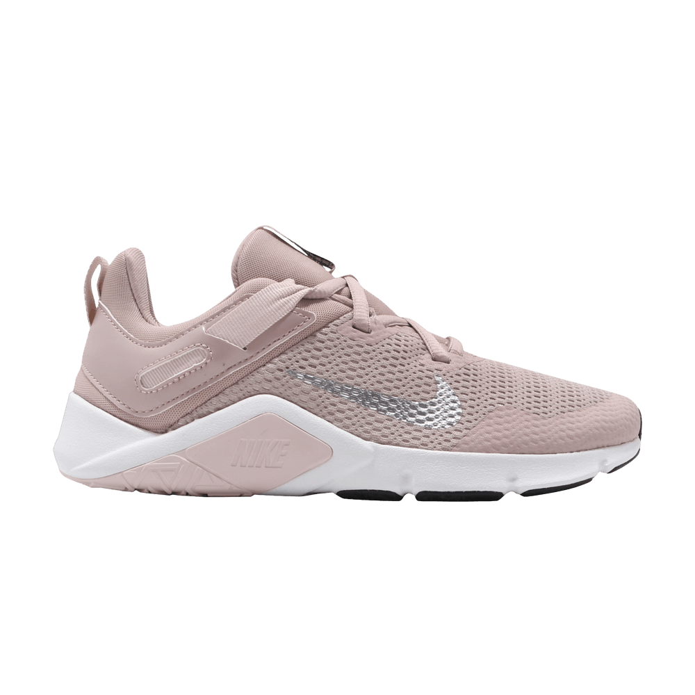 Кроссовки Nike Legend Essential (Женская размерная сетка)