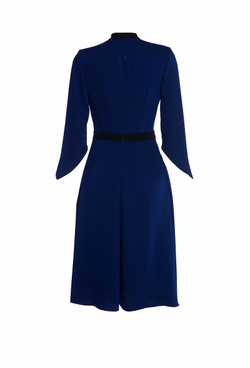 Платье с контрастным поясом и воротником-галстуком LE 10-17FW