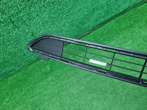 Решетка переднего бампера Toyota RAV 4 CA40 15-19