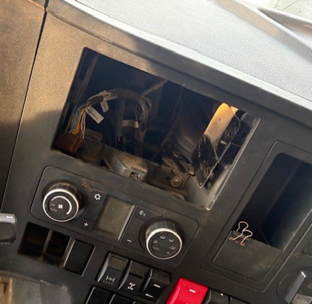 Shacman (Shaanxi) SX* 6x4 Самосвал SX32586V384 (Дизельный, 11,6 л, 423 л.с., МТ)