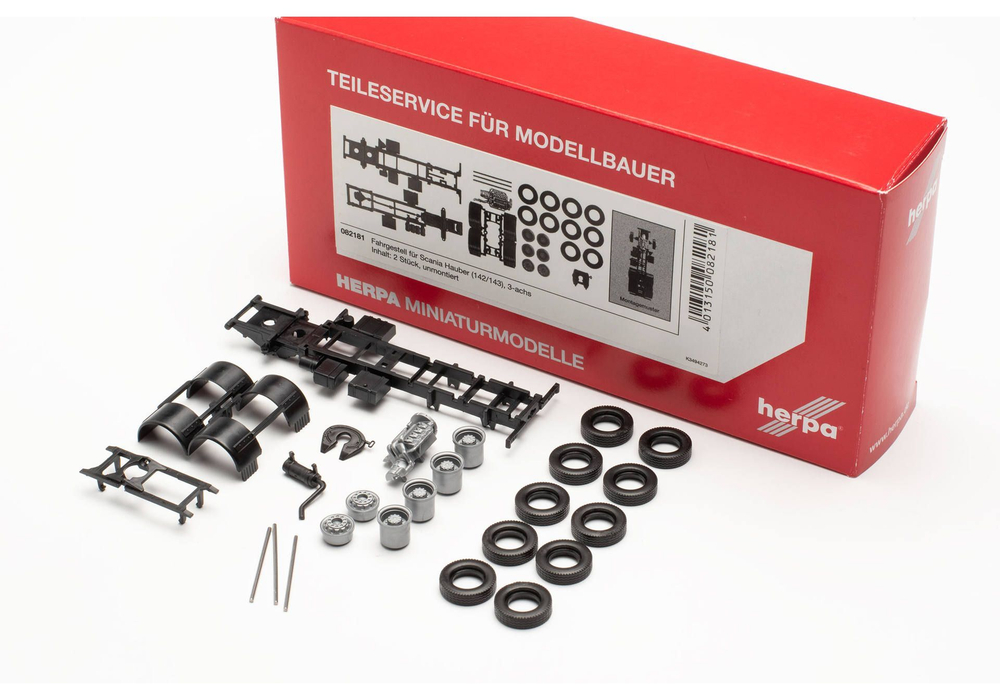 Трёхосное капотное шасси тягача Scania (142/143). 2 шт.