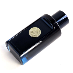 Antonio Banderas The Icon — это для мужчин.  Яркие, сочные цитрусы с элегантной лавандой и шалфеем.