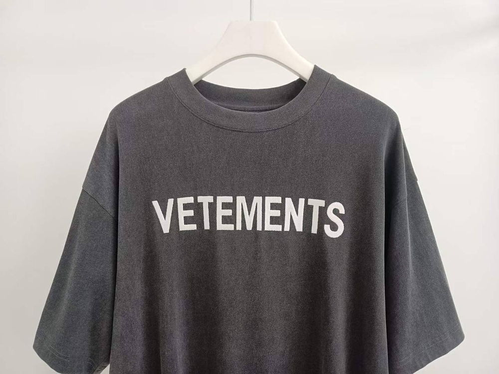 Футболка Vetements
