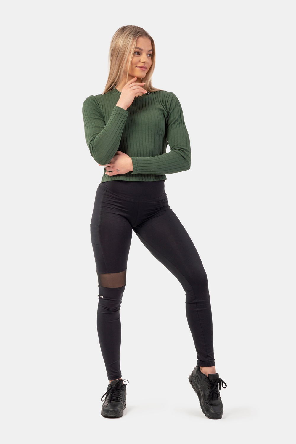 Лонгслив ORGANIC COTTON RIBBED LONG SLEEVE TOP 415
Зеленый