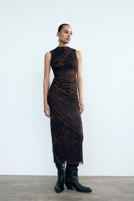 ZARA ПЛАТЬЕ МИДИ СО СБОРКОЙ, ОТТЕНОК КОРИЧНЕВОГО