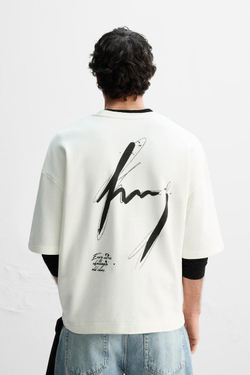 ZARA ТОЛСТОВКА С КОНТРАСТНЫМ ПРИНТОМ, БЕЛЫЙ