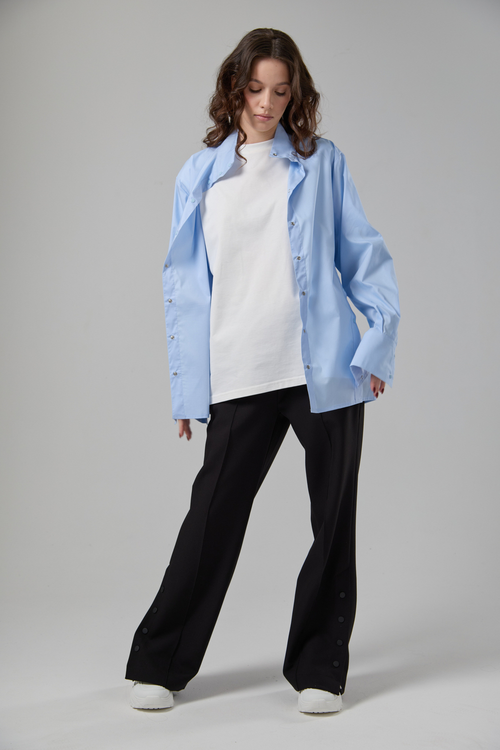 Брюки прямые с кнопками черные