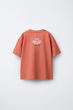 ZARA ФУТБОЛКА С ПРИНТОМ ГРАФФИТИ, КОРАЛЛОВЫЙ