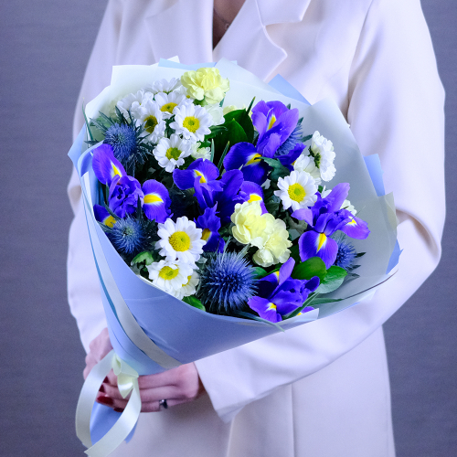 Купить Яркий букет с ирисами #723