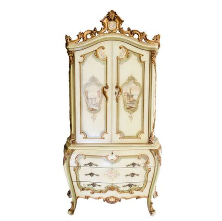 Шкаф в стиле венецианского барокко