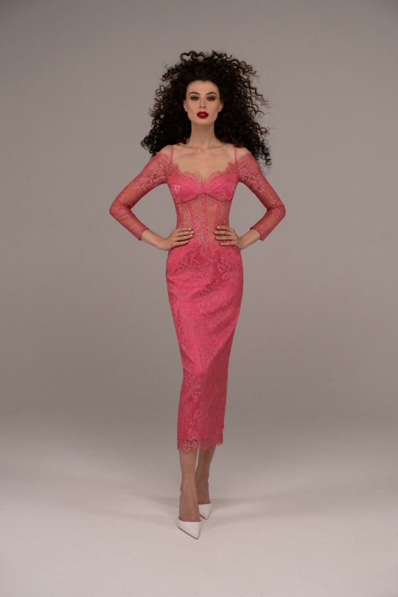 Платье миди корсетное со спущенными рукавами из сатина и кружева