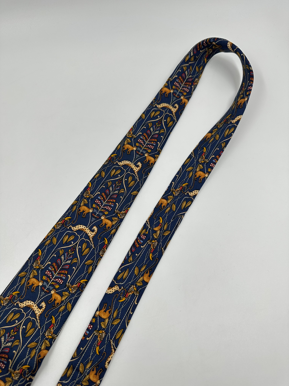 Галстук синий «Животные» Salvatore Ferragamo