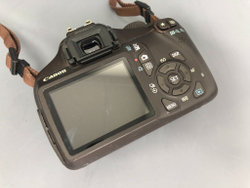 Canon EOS 1100D kit EF-S 18-55mm 3.5-5.6 IS II 14.500 кадров