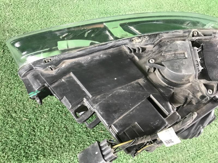 Фара левая Volvo S60 2 V60 (2013-2018) ксенон