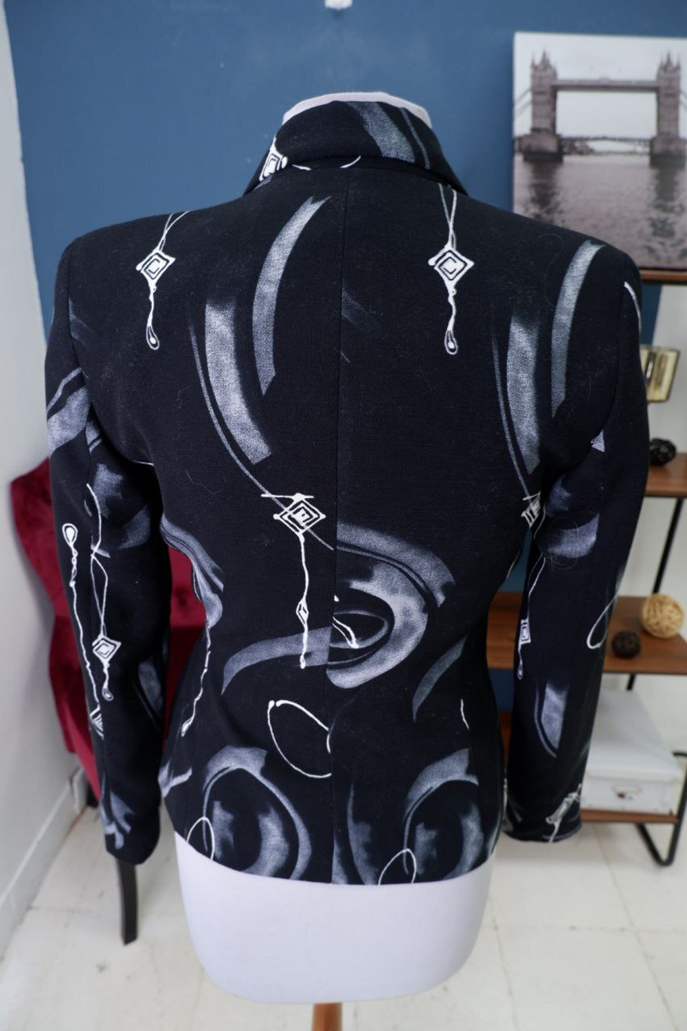 Жакет с поясом 44 размер