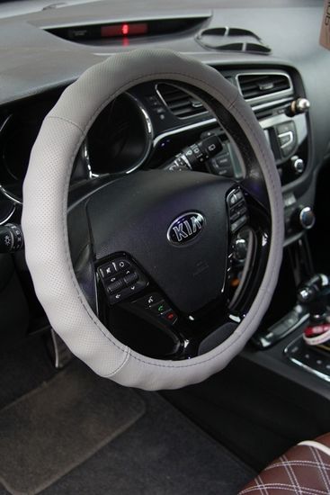 Оплетка на руль из натуральной кожи для легковых авто (диаметр руля 37-39 см)