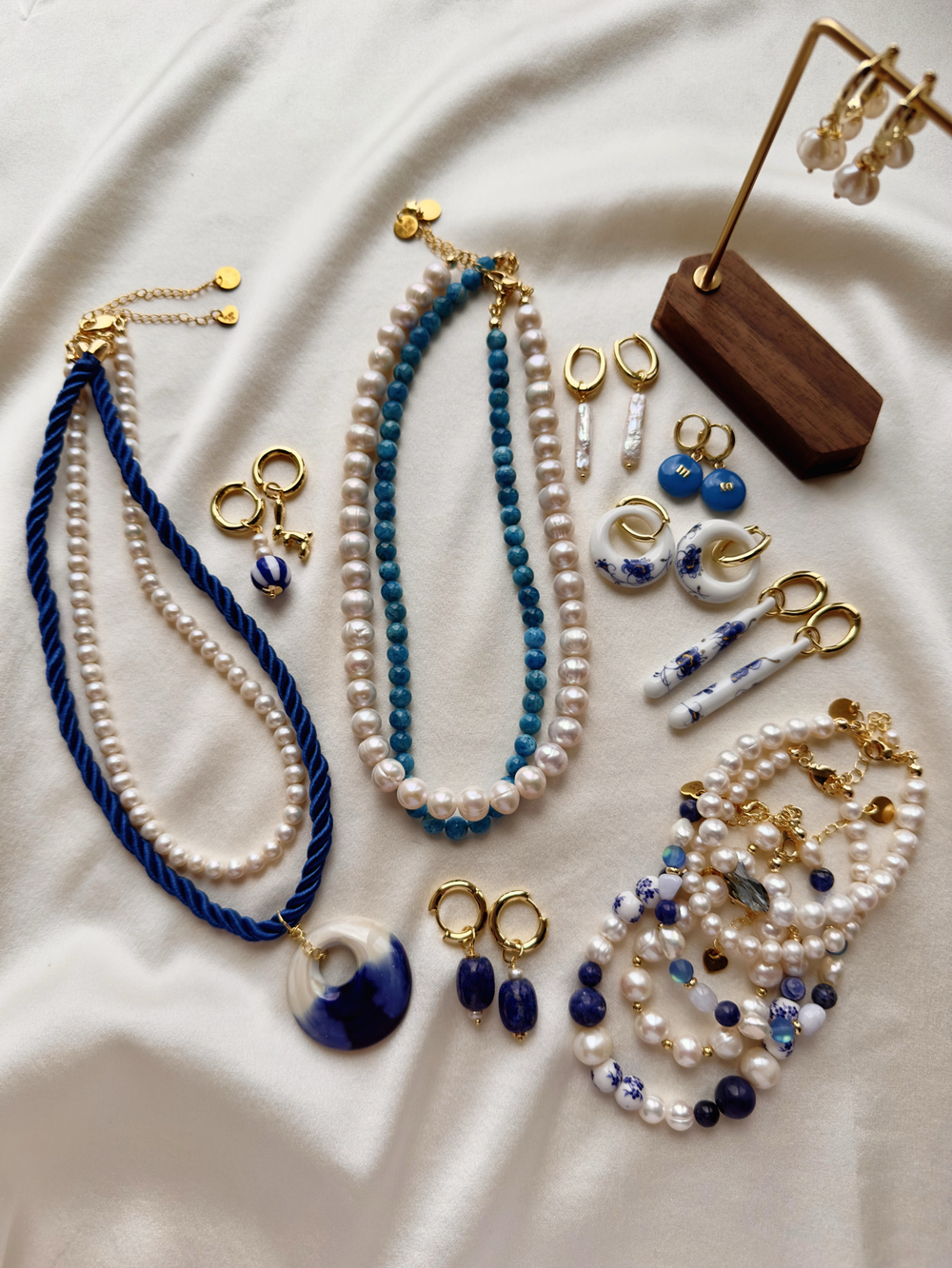 Браслет Гжель с жемчугом и содалитом