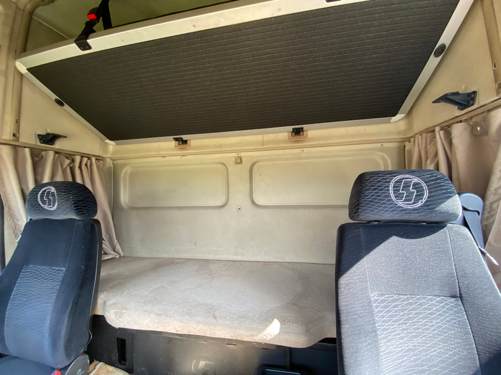 Shacman (Shaanxi) SX* 6x4 Седельный тягач SX42584V324 (Дизельный, 11,6 л, 423 л.с., МТ)