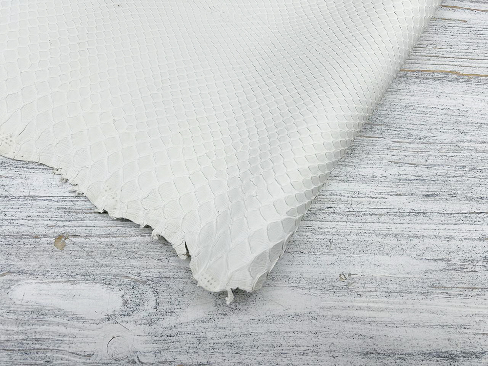 Praga Matt Snow (0,8-1,0 мм), натуральная кожа питона