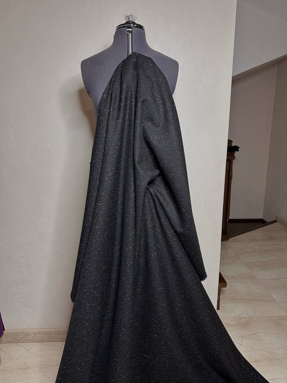 Костюмно-плательная однотонная шерсть с цветными мушками (B.Veneta, 100%шерсть, Черный густой фон/мелкие разноцветные мушки, 152, 224 гр/м2)