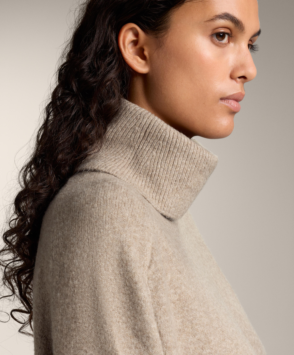 Oysho Свитер свободного кроя с высоким воротником, бежевый меланж