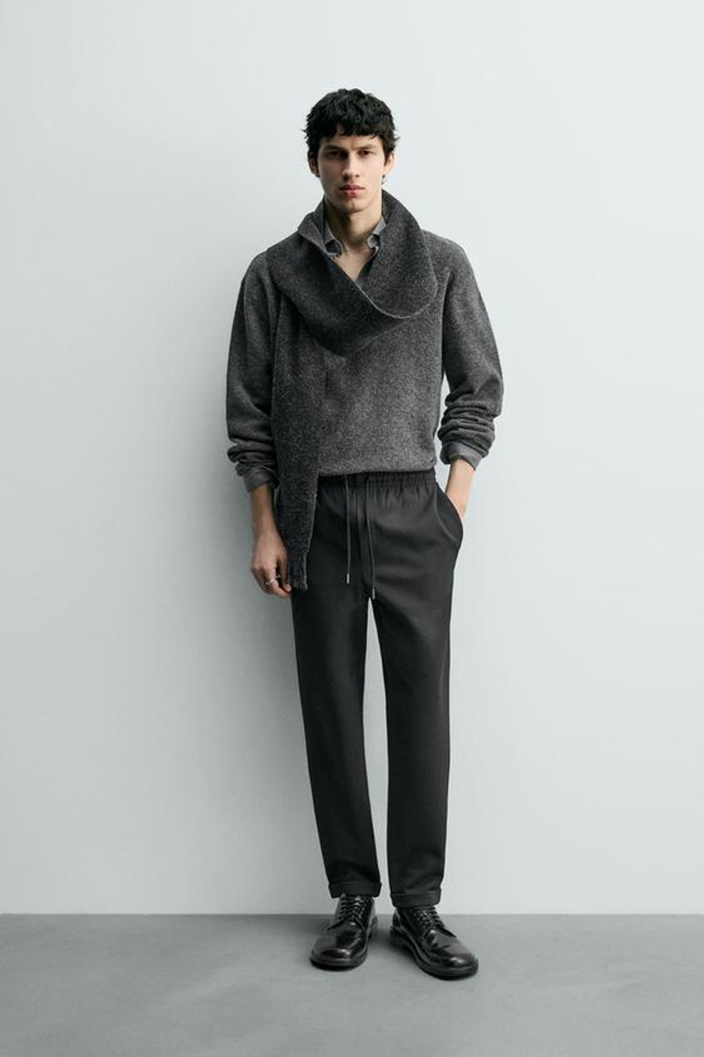 ZARA БРЮКИ-ДЖОГГЕРЫ NON IRON КОМФОРТНОЙ ПОСАДКИ, ЧЕРНЫЙ