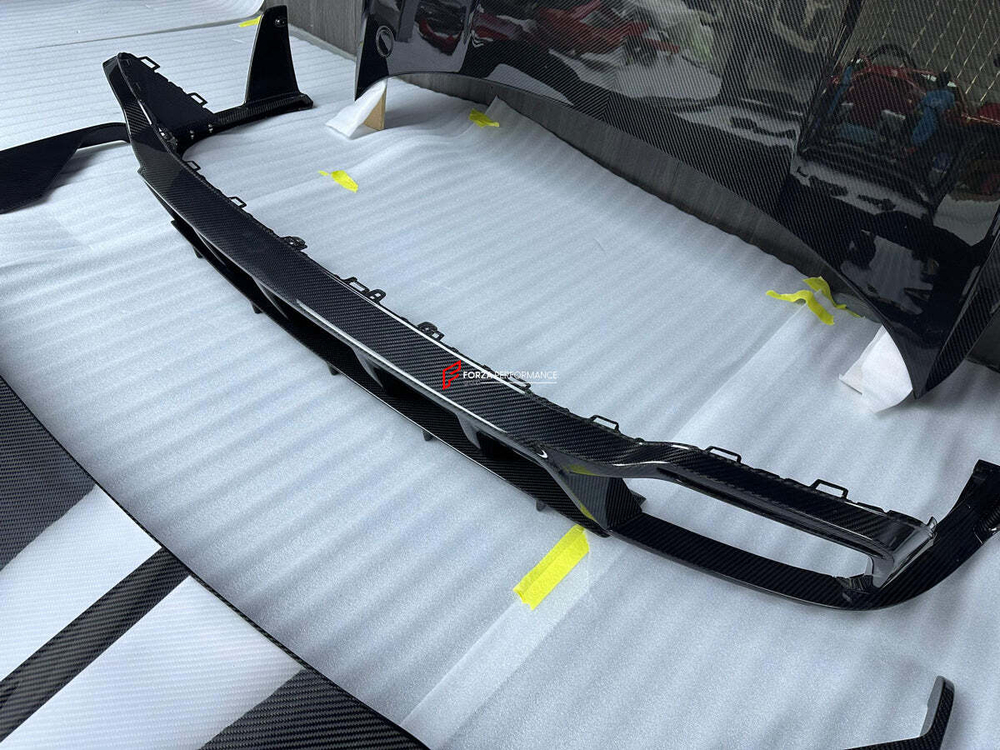 Карбоновый обвес с выхлопной системой для AUDI RS6 C8 2019 - 2023 Ауди